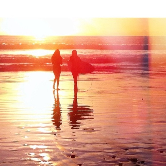 Meet your Poshers, Godinez Twins - Picture 4 of 7